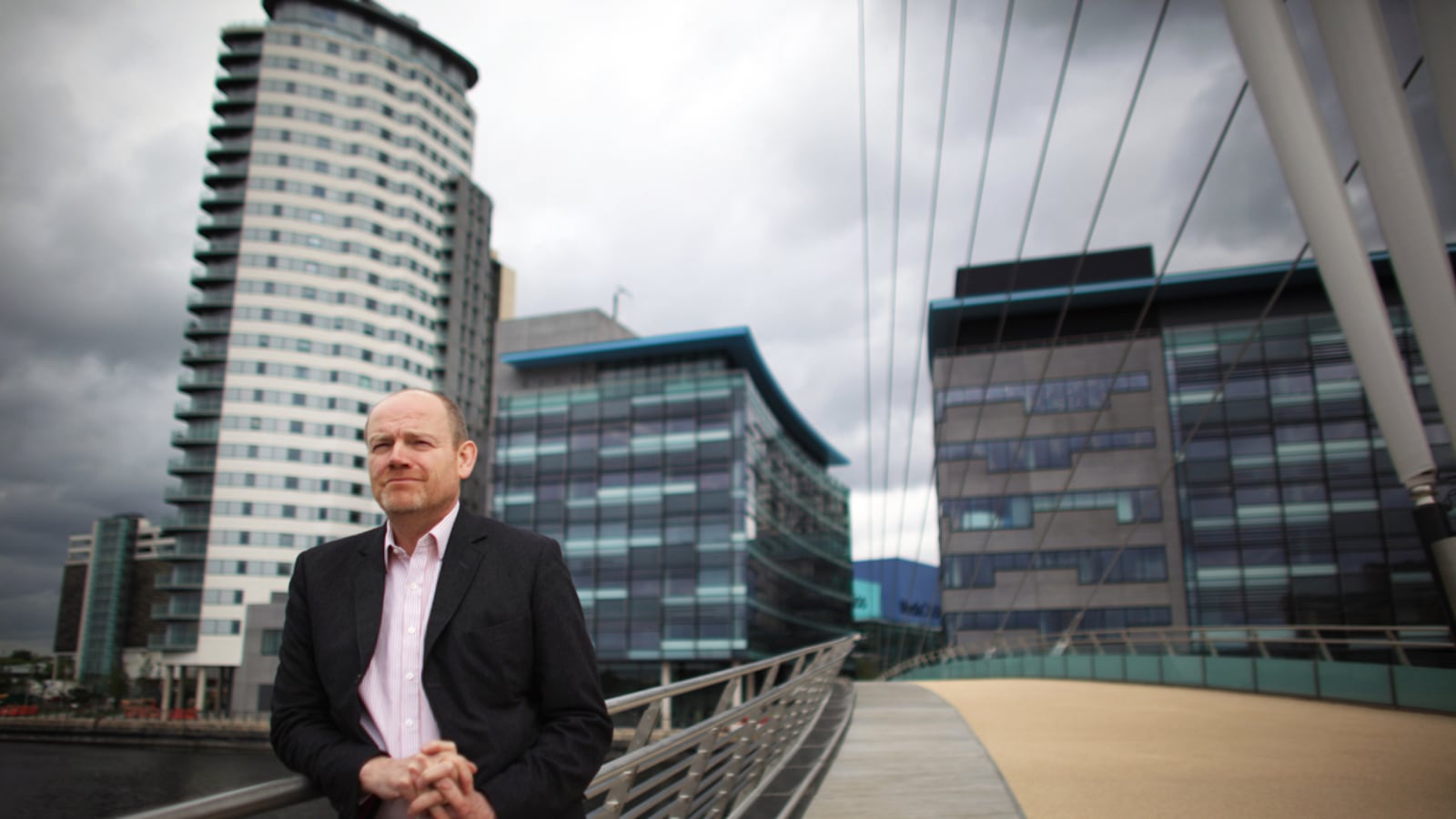 articles/2012/11/02/will-mark-thompson-survive-as-new-york-times-ceo-amid-jimmy-savile-scandal/mark-thompson-brits-defending-moynihan_uypw1w