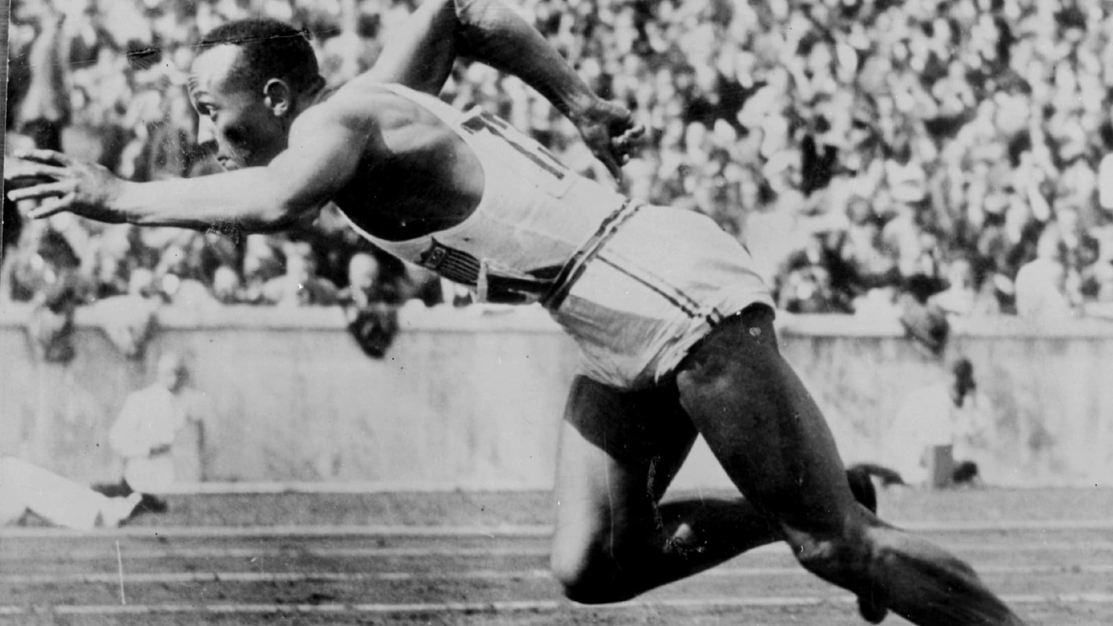 articles/2016/02/25/dreams-from-our-father-jesse-owens/160224-owens-race-tease_fru6ql
