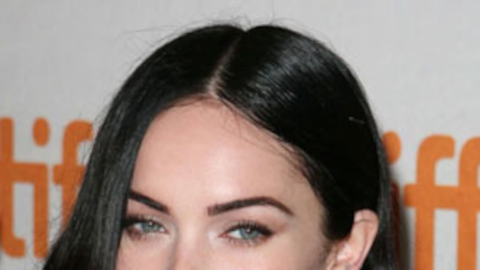 cheats/2009/09/16/megan-foxs-private-parts/megan-fox-2_hdb9tc