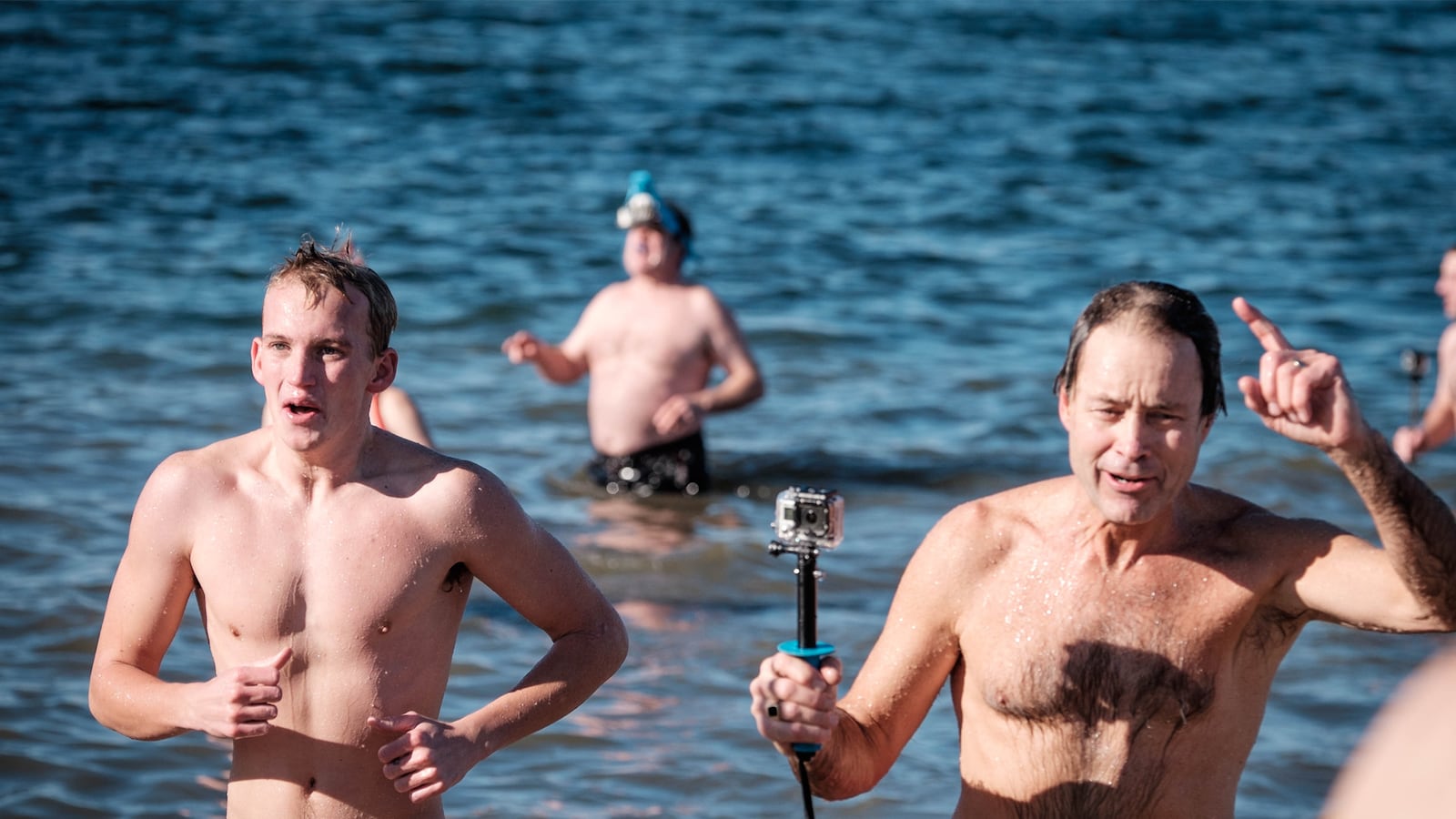 articles/2015/01/01/diving-into-2015-with-polar-bear-plunge-extremists/150101-polar-plunge-01_u43gjz