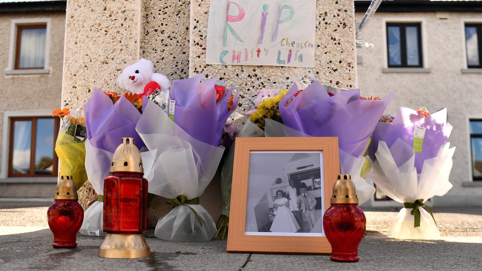 2022-09-04T185422Z_1178474819_RC2FAW9CW6B5_RTRMADP_3_IRELAND-MURDER_yhjdoo