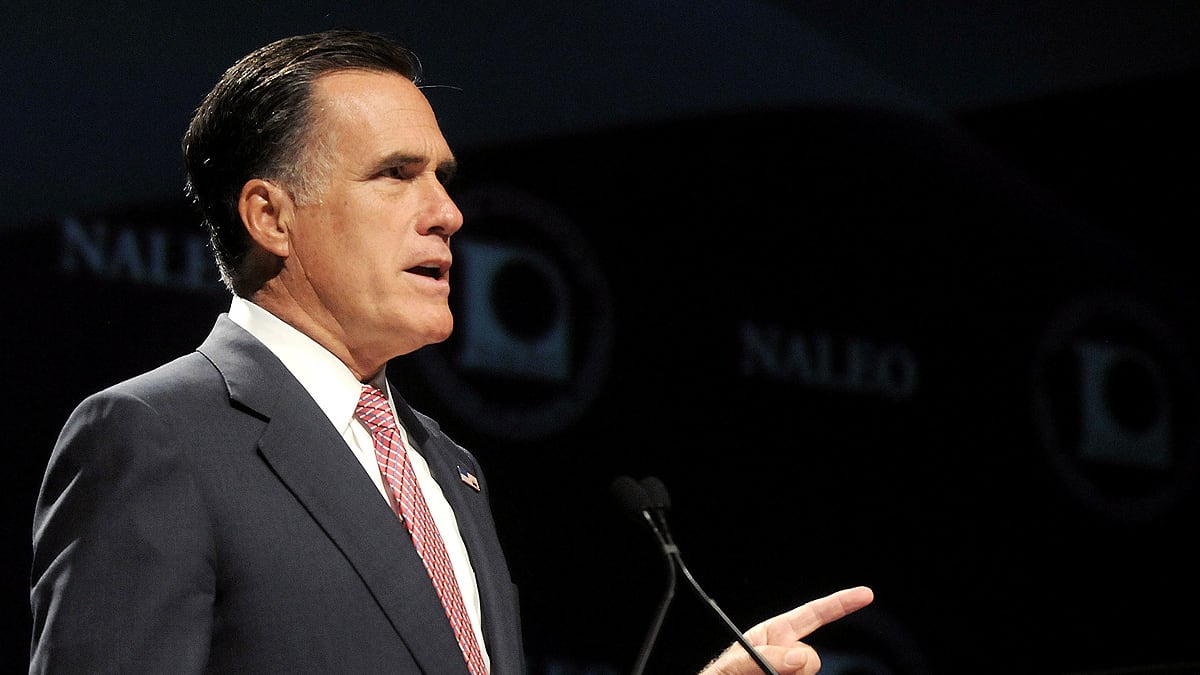articles/2012/07/06/romney-undercuts-his-own-critique-of-obama-in-2006-video/romney-finger-point-cheat_adx91a