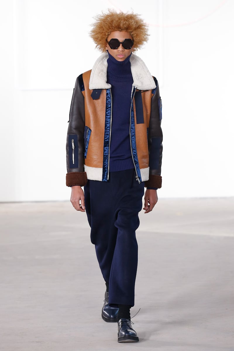 articles/2016/02/03/why-fashion-week-is-where-the-money-is/160202-mcdowell-fashion-week-embed_ummuib