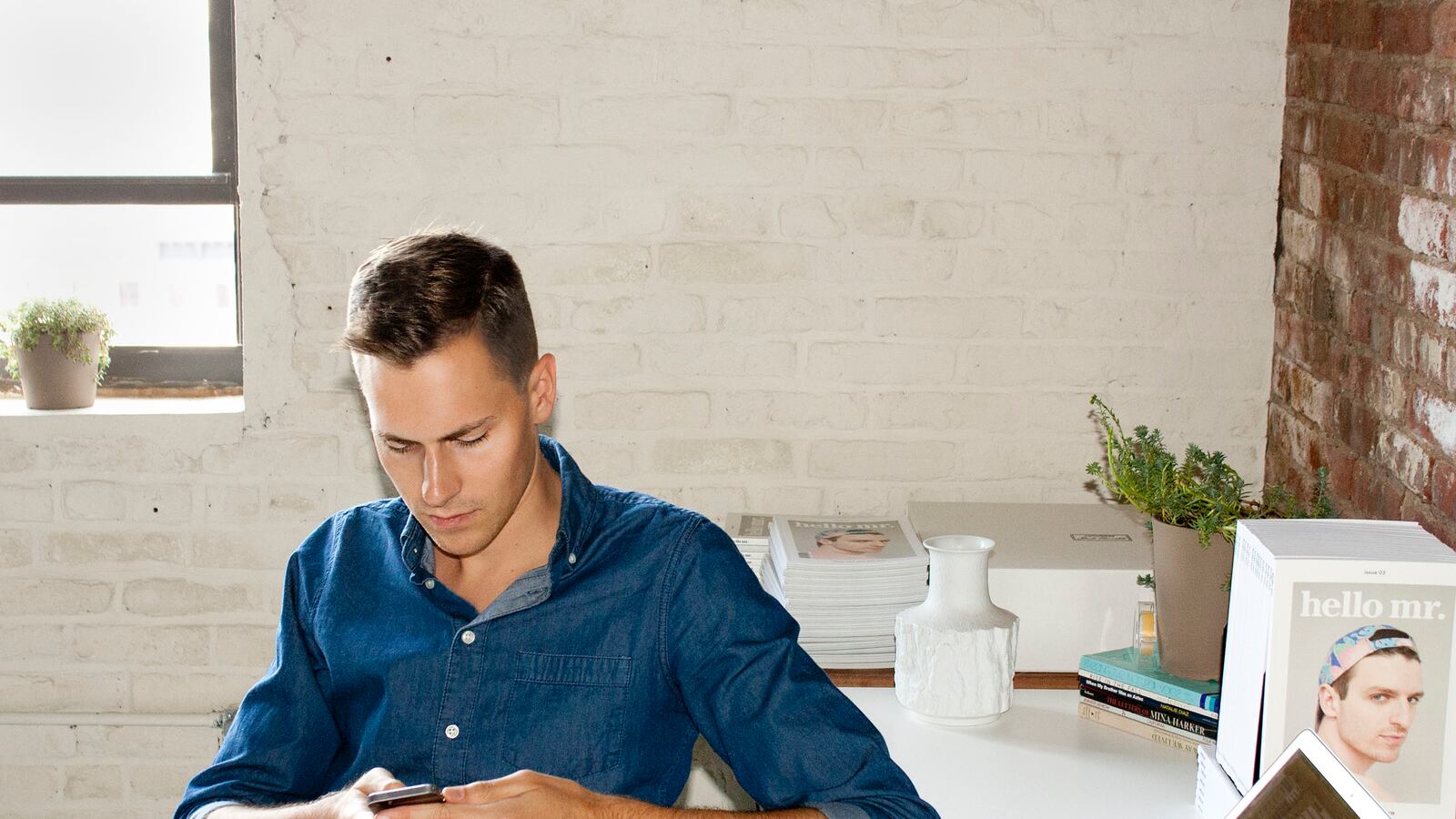 articles/2014/09/26/the-winning-gay-subtlety-of-hello-mr/140925-jjones-hellomr-tease_mrdt5u