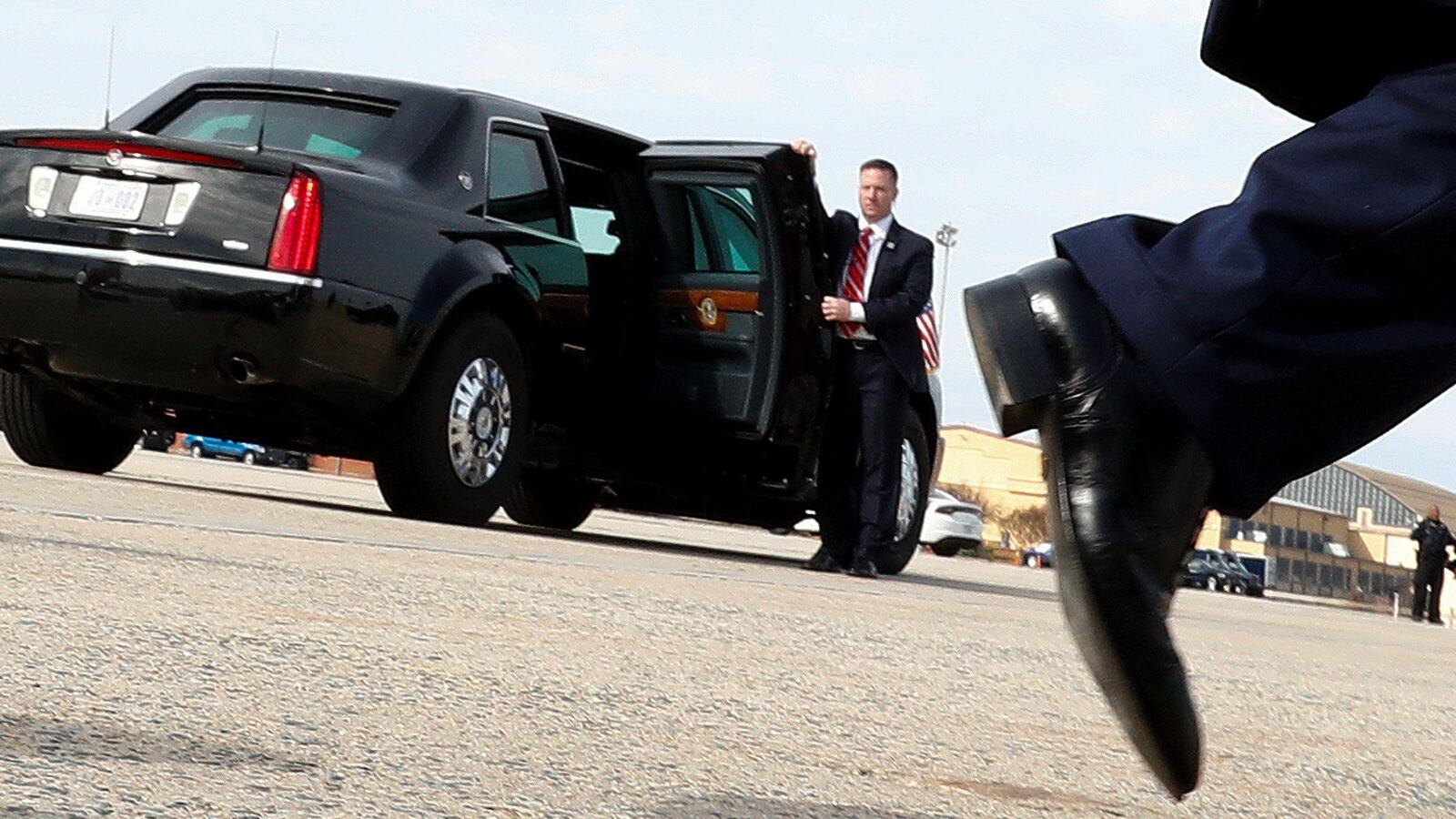 2020-02-19T010336Z_722856023_RC2D3F9DIJZQ_RTRMADP_3_USA-TRUMP_tht7l4