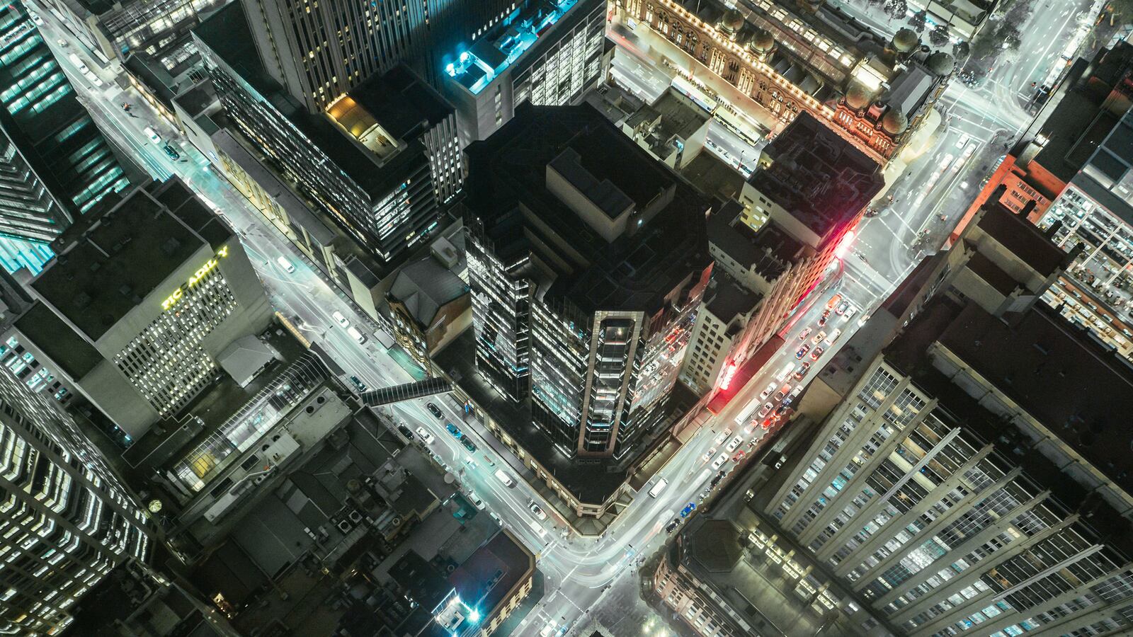 articles/2016/05/31/smart-car-meet-the-smart-city/160525-kelly-sebzurcher-tease_hrmtje