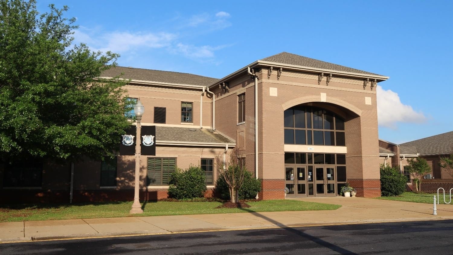 1500x915-NHS-front_d45pwn