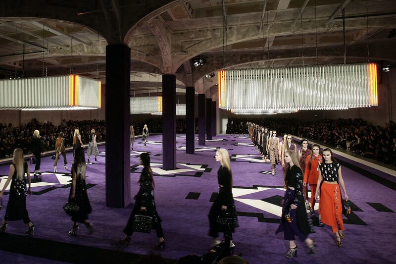 galleries/2012/02/24/sensual-collections-at-gucci-and-prada-kick-off-milan-fashion-week-photos/prada-fall-2012-10_wl5ke6