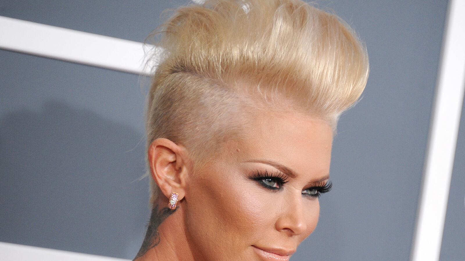 cheats/2013/04/08/jenna-jameson-arrested-for-battery/130408-jenna-jameson-cheat_regf3j