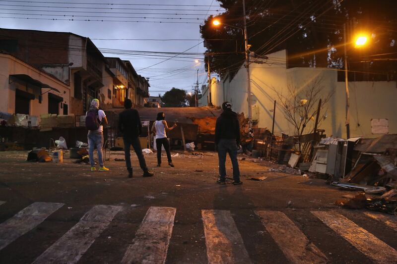 galleries/2014/02/14/venezuela-erupts-in-violence-photos/140310-venezuela7_zbtfxi