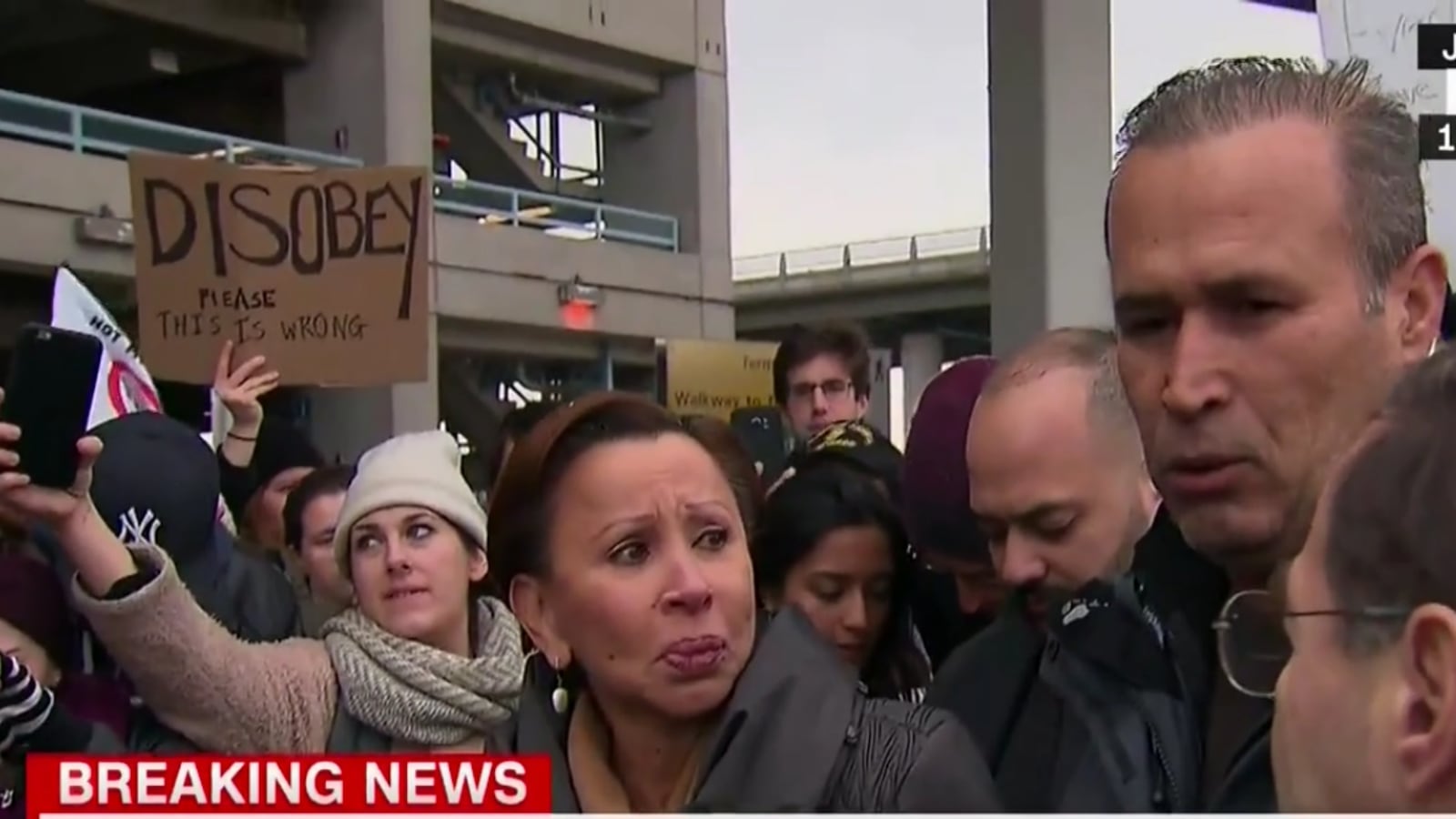 cheats/2017/01/28/detained-iraqi-immigrant-speaks-after-release-at-jfk/170128-iraqi-detained-jfk-speaks-cheat_mjq9pl