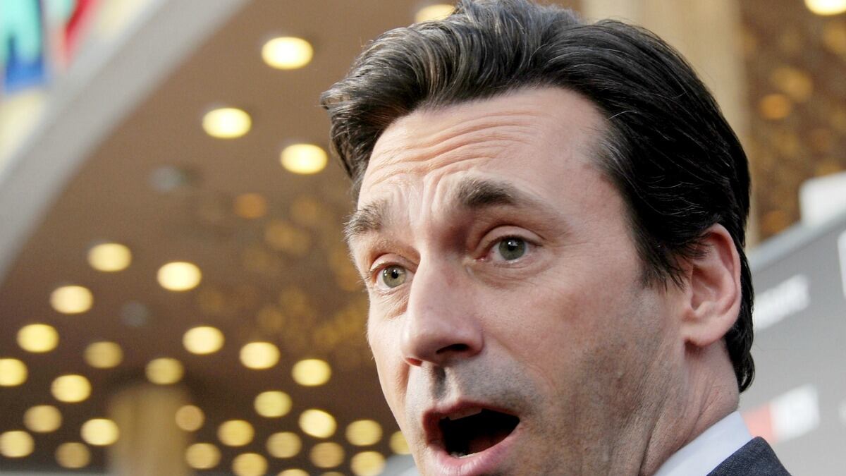 cheats/2013/03/20/amc-to-jon-hamm-put-your-penis-away-please/draper-penis-cheat_pzl6ev