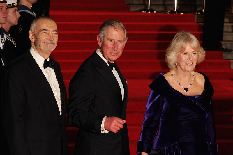 articles/2012/10/23/prince-charles-attends-skyfall-premiere-in-london/prince-charles-skyfall-bond-premiere-sykes1_u11vq8