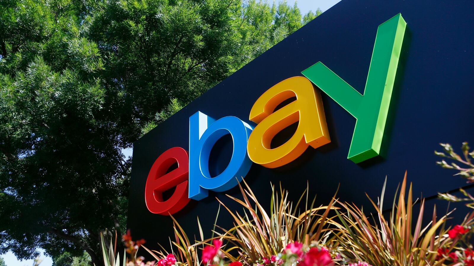 170810-isis-ebay-transactions-terror-cheat_lptoun