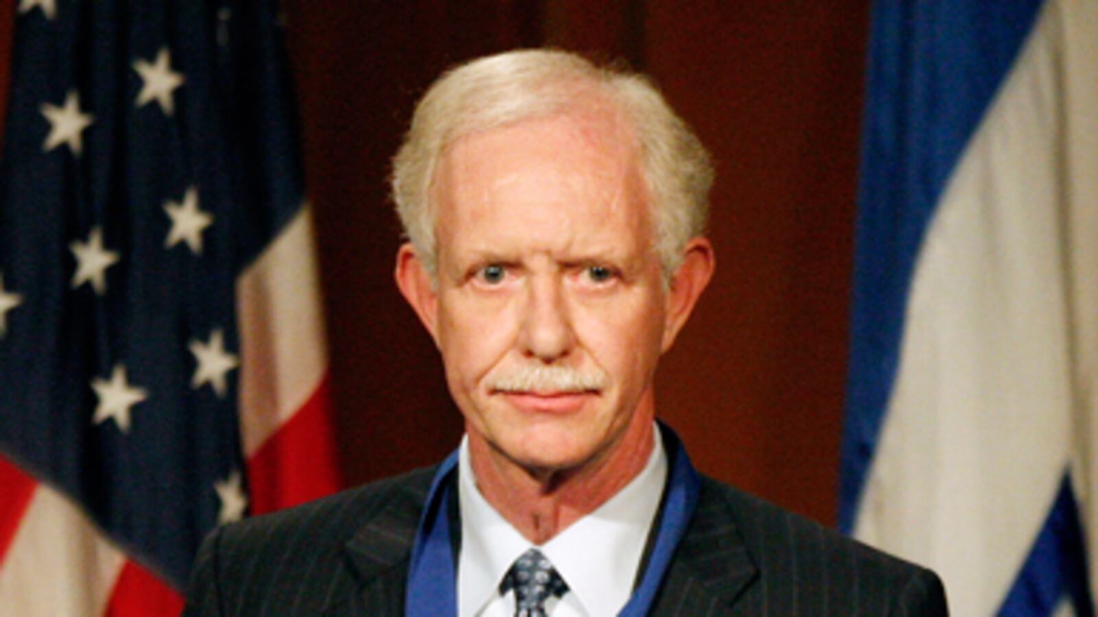 articles/2011/04/28/sully-takes-a-stand-on-dangers-of-faa-budget-cuts/dzieza-sully_176304_hxdnwk