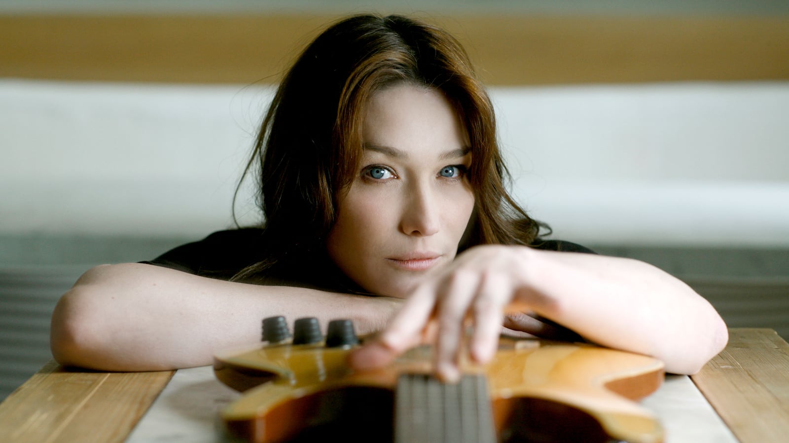 170616-stern-carla-bruni-hero-1_rl8lzv