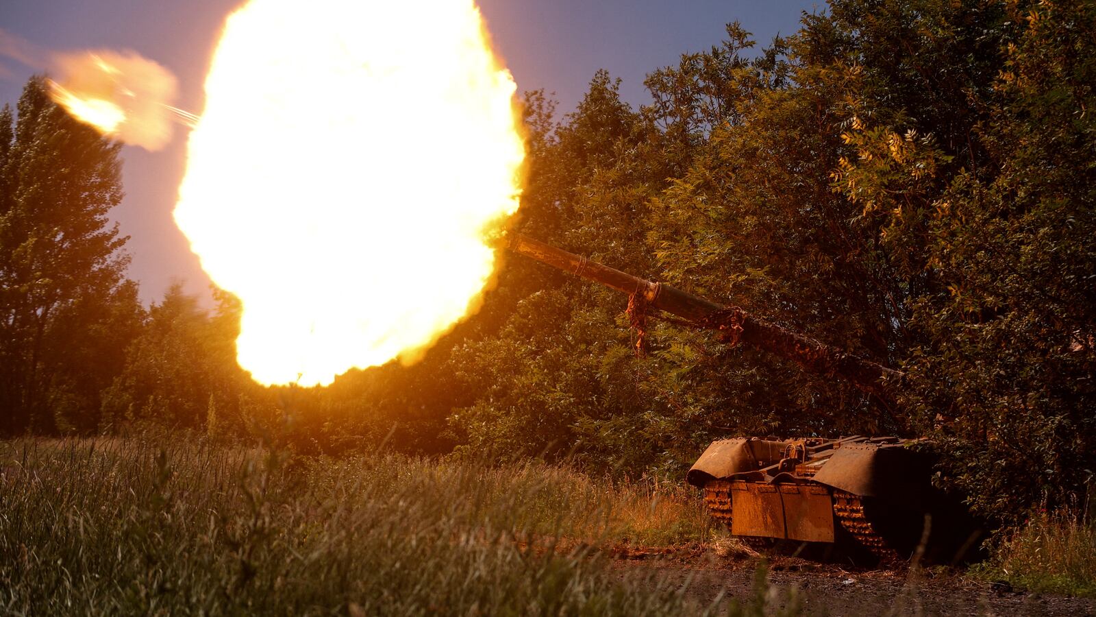 2023-06-19T212115Z_1605291192_RC2CM1ACBFQU_RTRMADP_3_UKRAINE-CRISIS-BAKHMUT_aozecs