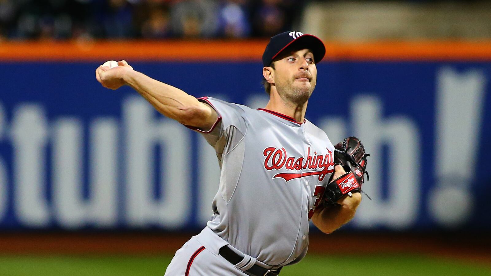 cheats/2015/10/04/max-scherzer-throws-second-no-hitter/151004-nationals-cheat_d4tdhn