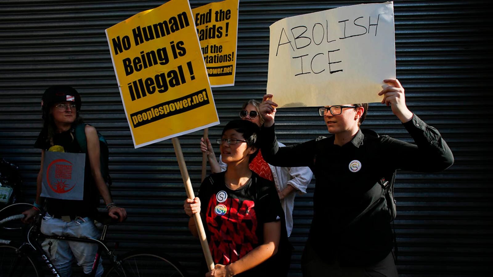 180703-weill-ice-protester-tease_lm5phc