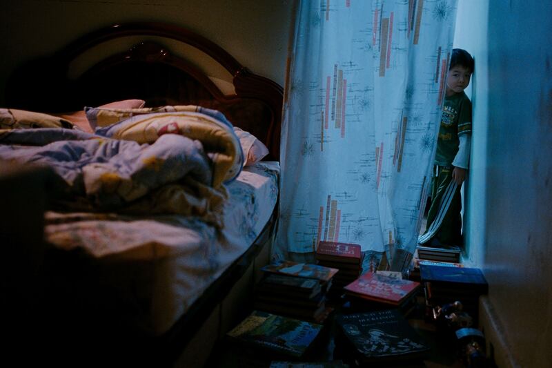 articles/2015/06/29/when-creepy-kids-are-part-of-an-art-show/150628-jones-armory-embed_lebikl