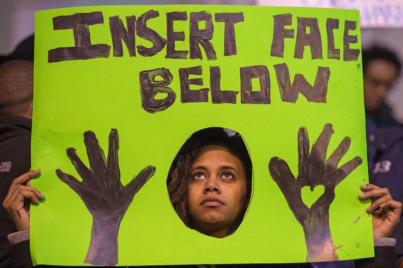 galleries/2014/11/26/day-2-ferguson-protesters-take-to-the-streets-across-the-u-s-photos/141125-ferg-6_t2y5ie