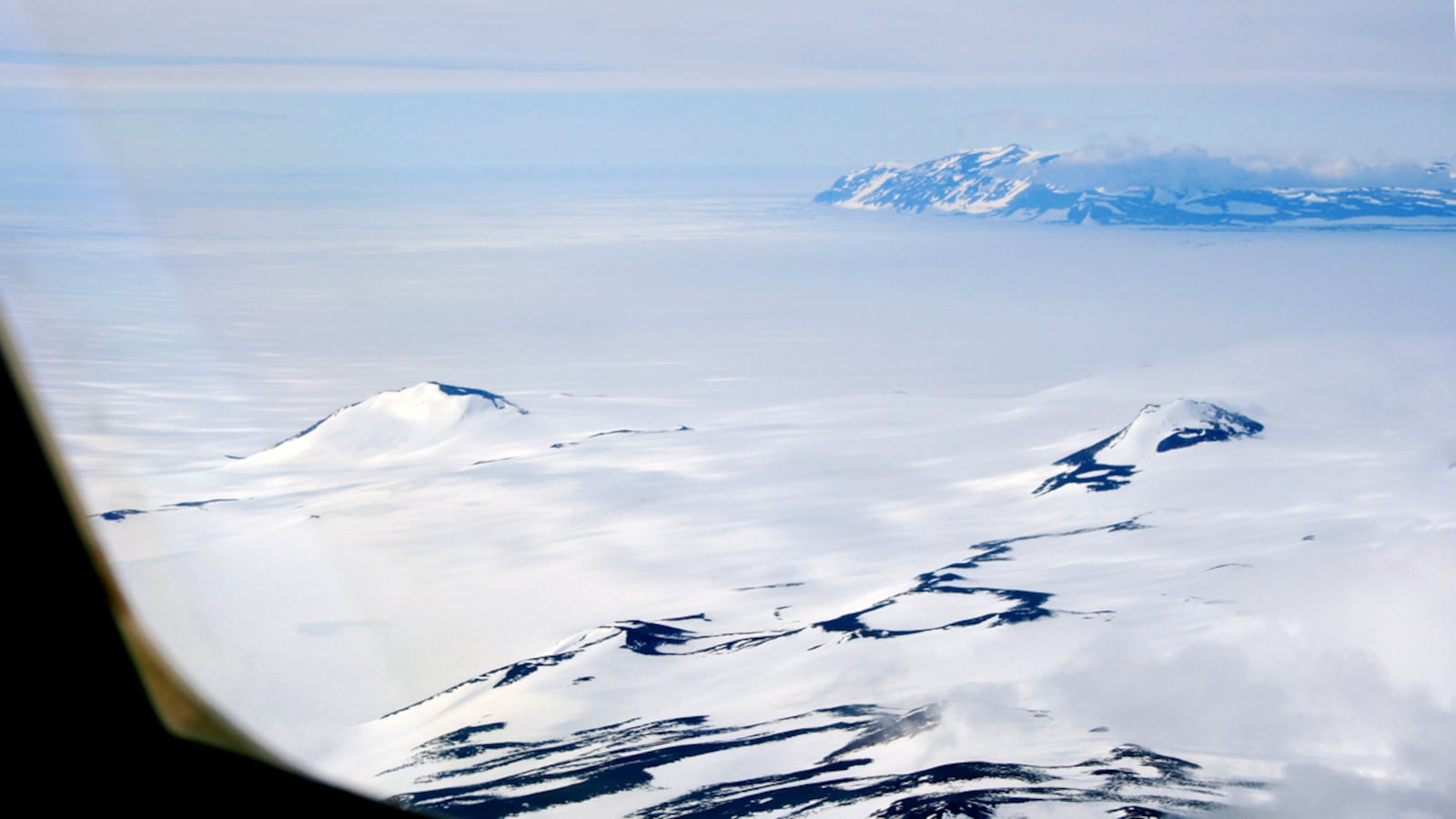 cheats/2011/10/08/stroke-victim-stranded-at-south-pole/ill-worker-stranded-south-pole-cheat_ium4c8