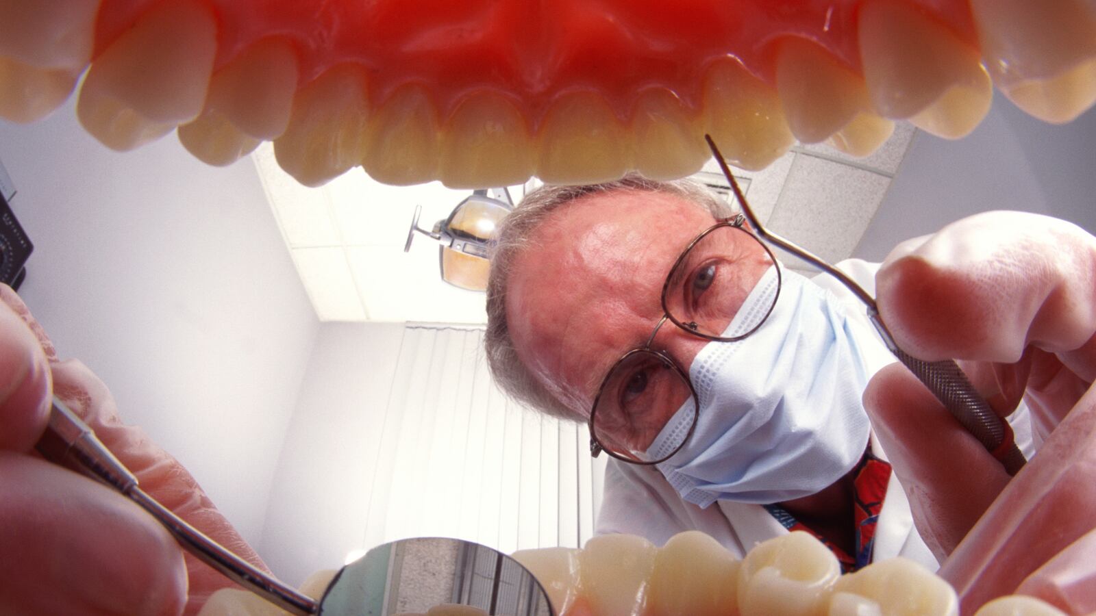 articles/2014/06/04/the-new-world-of-anti-aging-dentistry/140603-sepkowitz-dentistry-tease_kx1muh