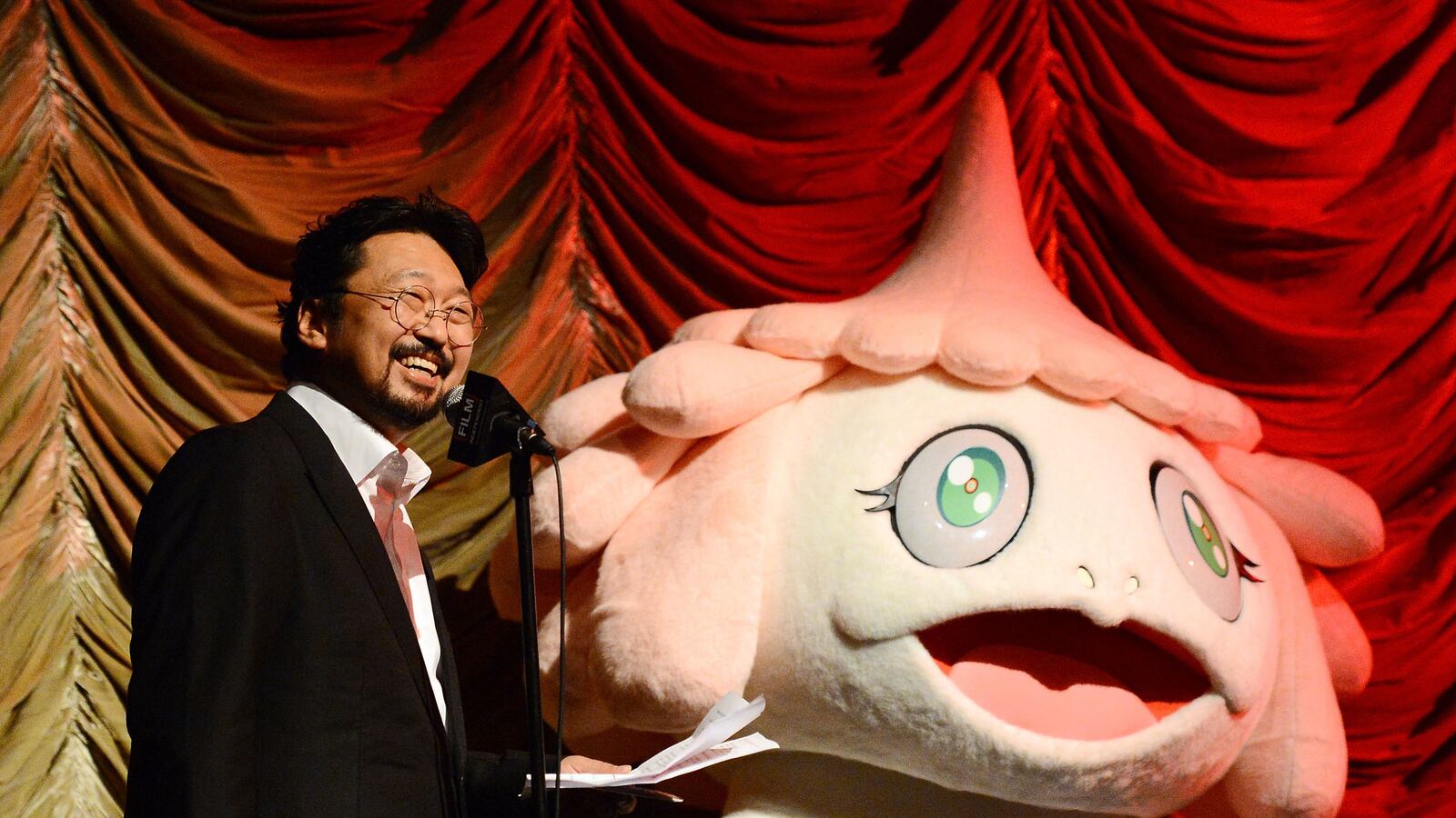 articles/2013/04/11/takashi-murakami-on-religion-in-jellyfish-eyes-and-his-new-exhibition/130411-takashi-murakami-trinh-tease_xuatjp