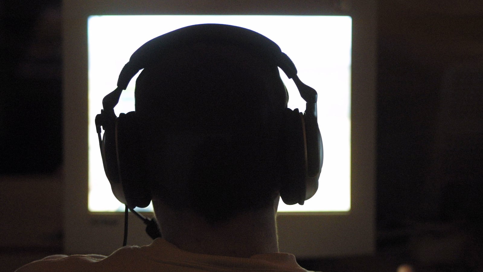 A computer game enthusiast plays a computer game