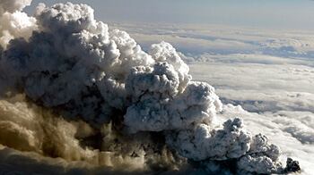 articles/2010/04/15/volanic-ash-the-extraordinary-air-travel-emergency/irving-iceland-volcano_94374_nidh3u