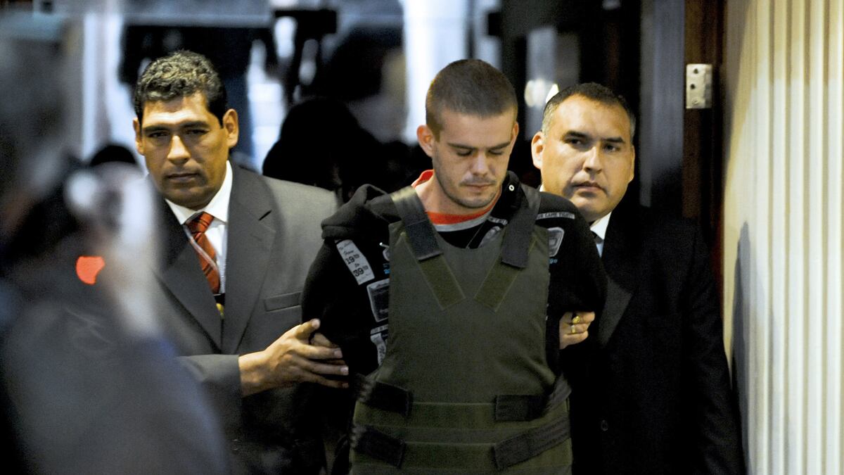 cheats/2011/12/01/van-der-sloot-suing-chile/van-der-sloot-sues-chile-extradition-cs_uwe3ju