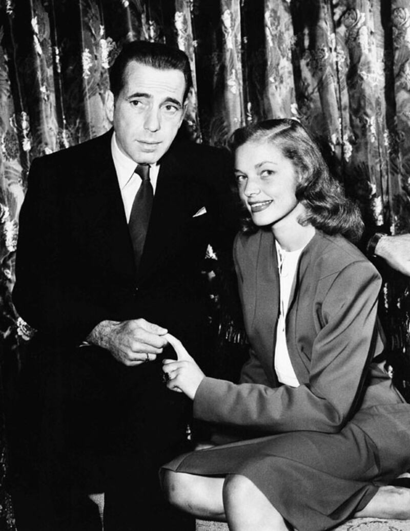 galleries/2010/08/23/on-set-romance/on-set-romance---bogart-bacall_ohmxum
