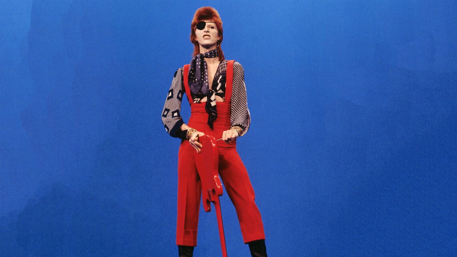 articles/2016/01/13/the-trolls-who-target-dead-celebrities/160112-crocker-trolling-dead-tease_v8ixwx