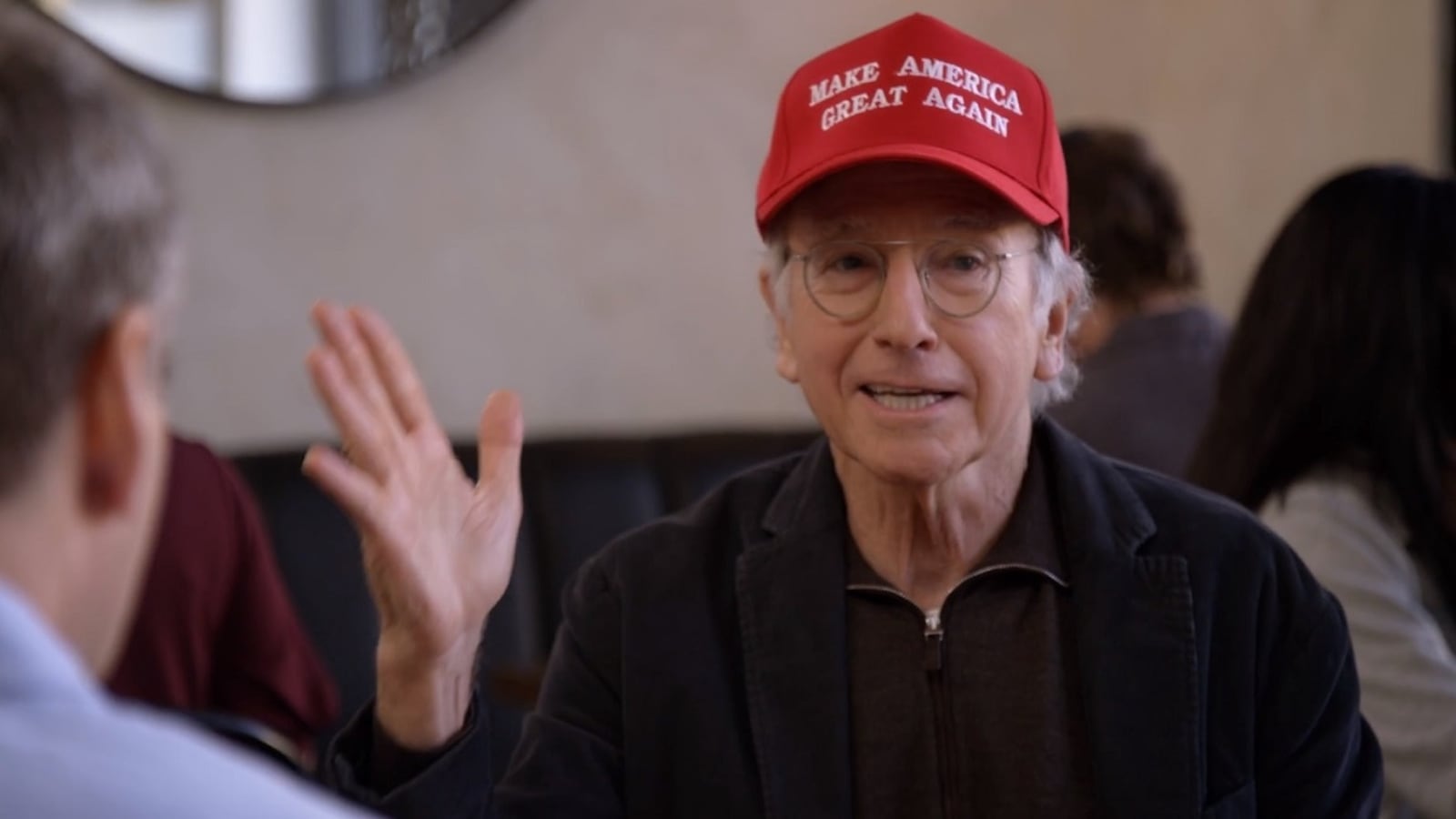 PHOTO-Larry-David-Wearing-A-Make-America-Great-Again-Hat_mxkd7g