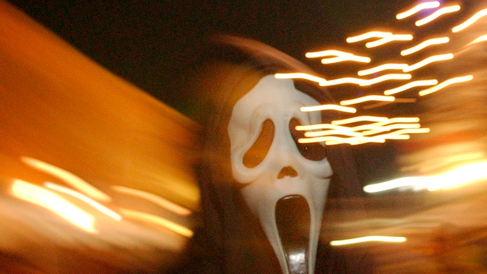 cheats/2013/04/26/mtv-orders-scream-pilot/130426-scream-mtv-craven-cheat_ja4ojz