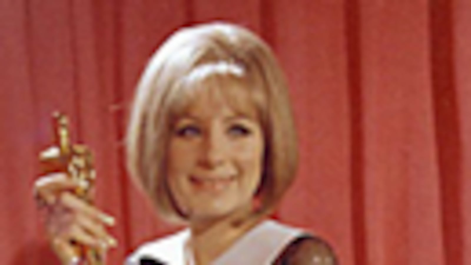 articles/2009/02/21/the-10-most-horrendous-oscar-gowns-in-history/hrabi-oscar-gowns---barbra-streisand_nsa3lr