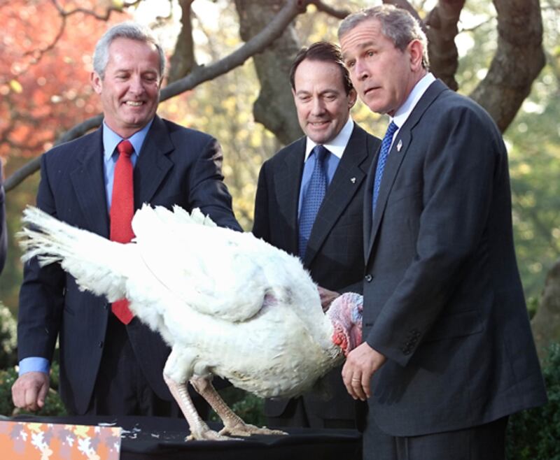 galleries/2010/06/16/awkward-presidential-encounters/awkward-prez-encounters---turkey-bush_gffzem