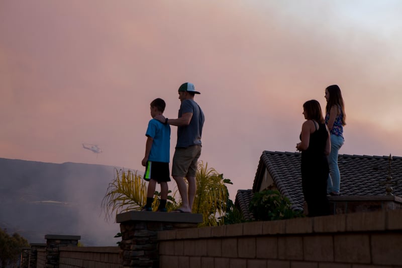 galleries/2014/05/15/wildfires-ravage-southern-california-photos/140715-cali-fires-gal04_x2sm33