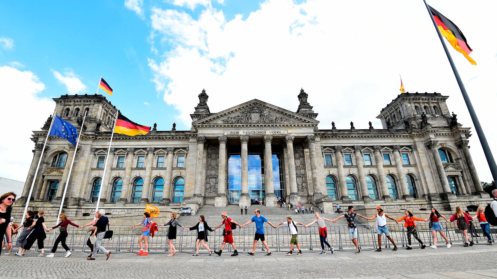 190701-climate-protest-tease_qvzkhi