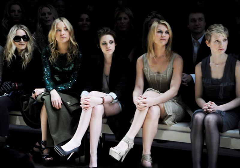 galleries/2010/02/24/london-fashion-week/london-fashion-week---burberry-2_p5pw1i