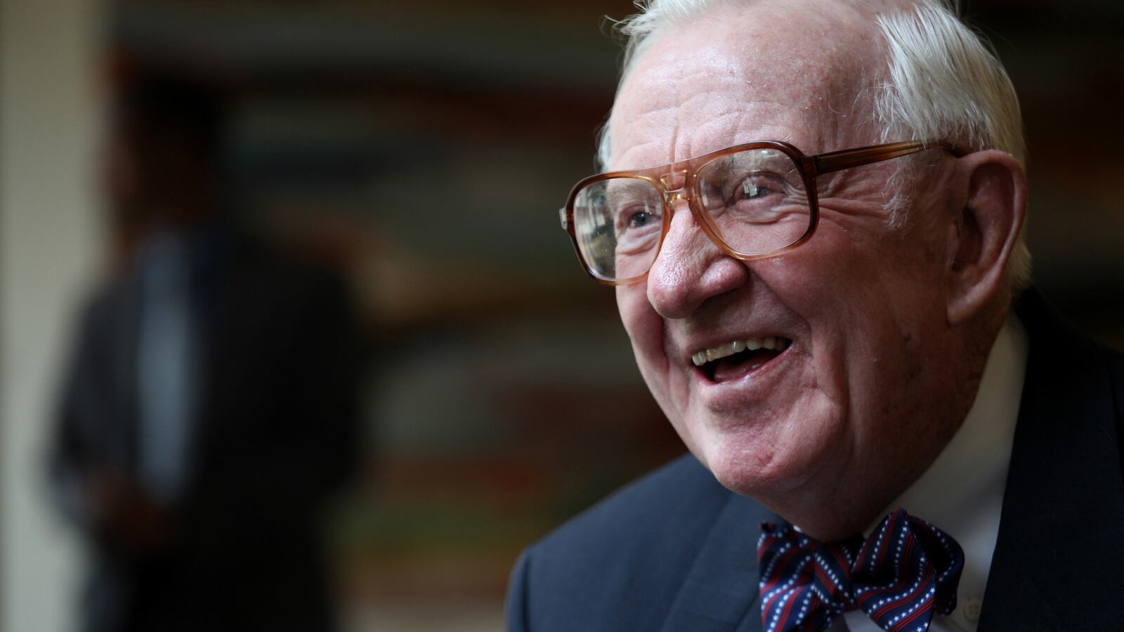 articles/2014/04/20/change-the-constitution-in-six-easy-steps-it-won-t-be-that-simple-justice-stevens/140418-hasen-stevens-tease_nfordg