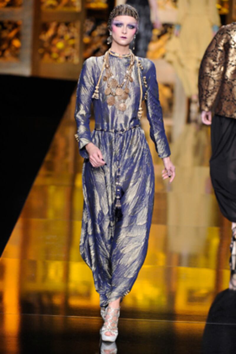 galleries/2009/03/11/paris-fashion-week/paris-fashion-week-3-1_xil5pp
