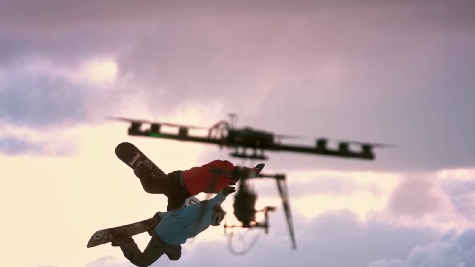 articles/2016/06/10/watch-the-year-s-most-incredible-drone-footage-in-just-2-minutes/160610-drone-festival-footage-cheat_rxivgr