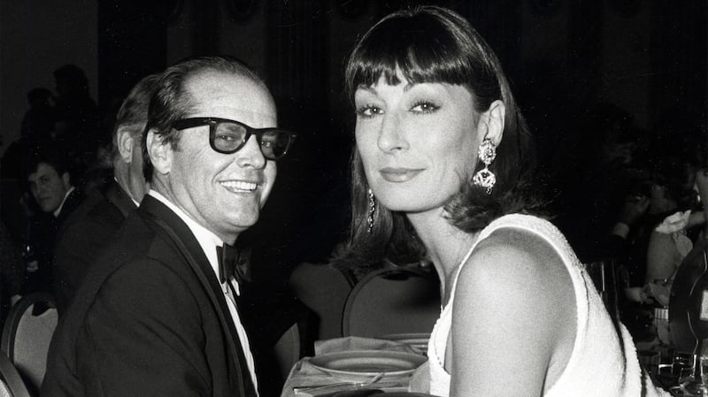 articles/2014/11/09/all-eyes-on-anjelica-huston-the-legendary-actress-on-love-abuse-and-jack-nicholson/141109-suskind-angelica-huston_cvdlkg
