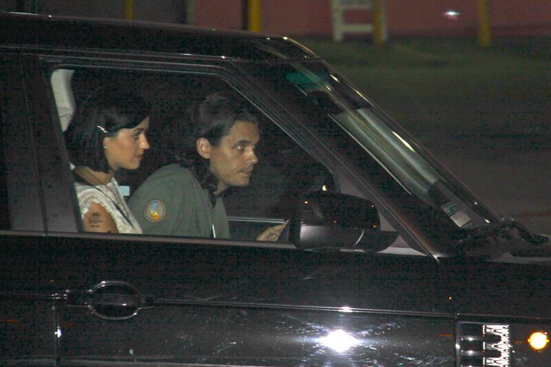 galleries/2012/08/28/summer-of-breakups-kristen-stewart-tom-cruise-more-photos/no-love-katy-perry-john-mayer_nik8by