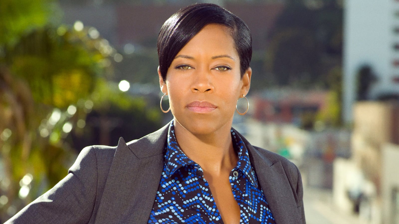 articles/2012/01/29/regina-king-southland-star-defies-tv-stereotypes-of-black-women/southland-regina-king-samuels_rmndkk