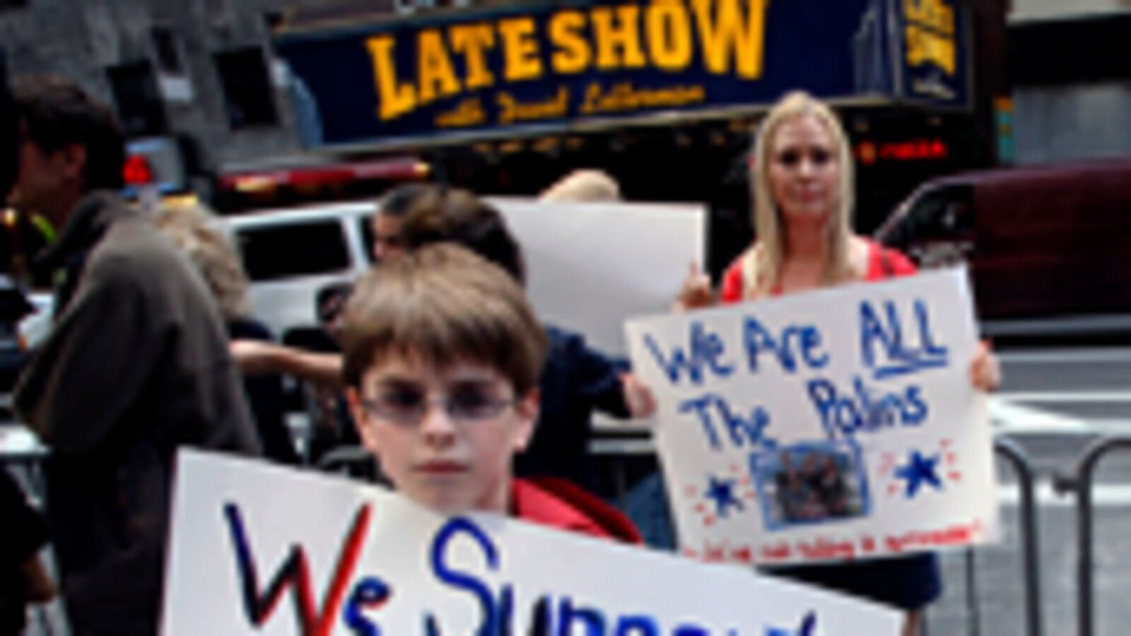 articles/2009/06/16/apology-not-accepted/grove-david-letterman_32388_m9pmun