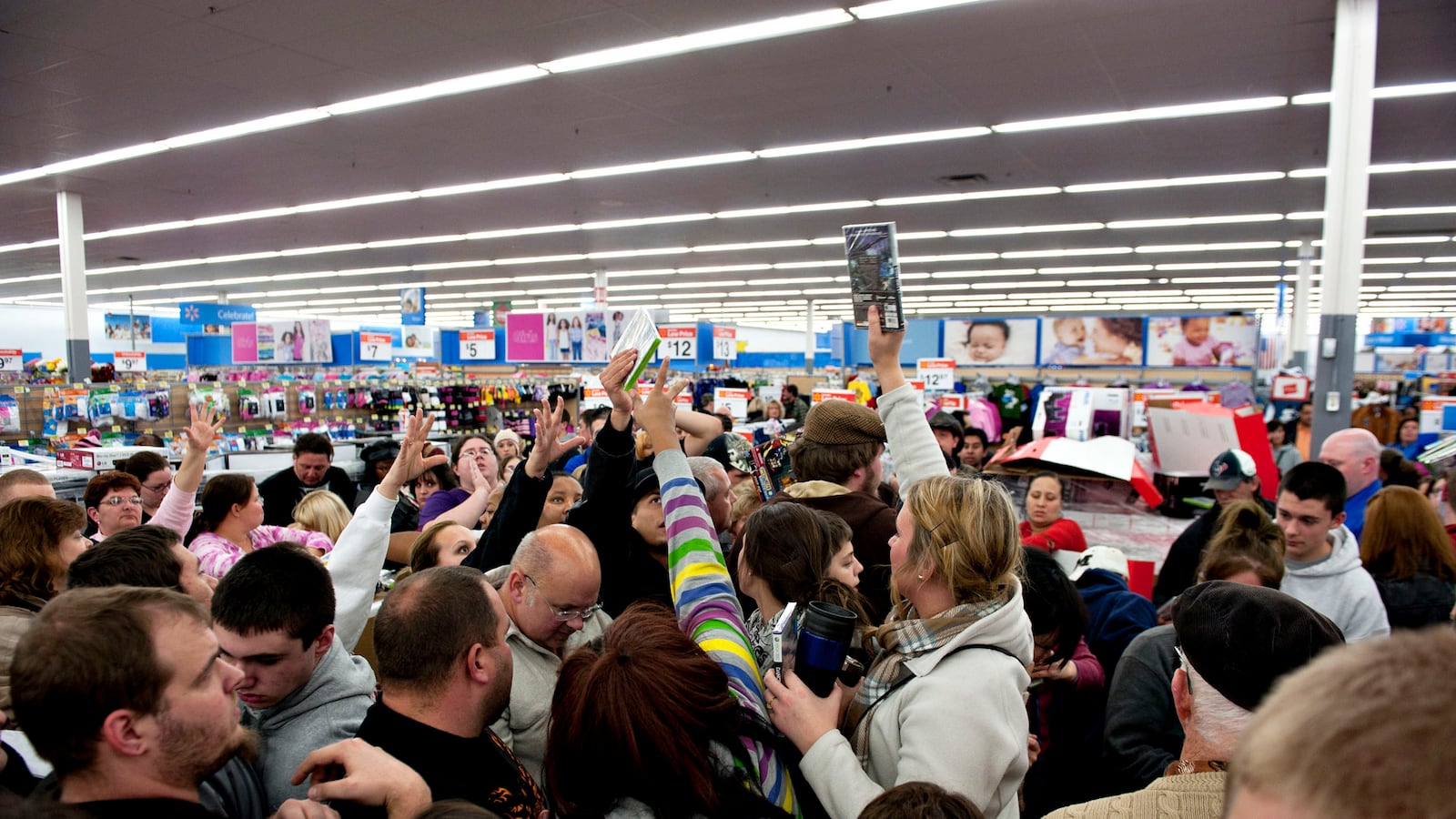 articles/2012/11/21/walmart-s-black-friday-crashers-workers-protesting-striking/walmart-black-friday-ross_kyrulu