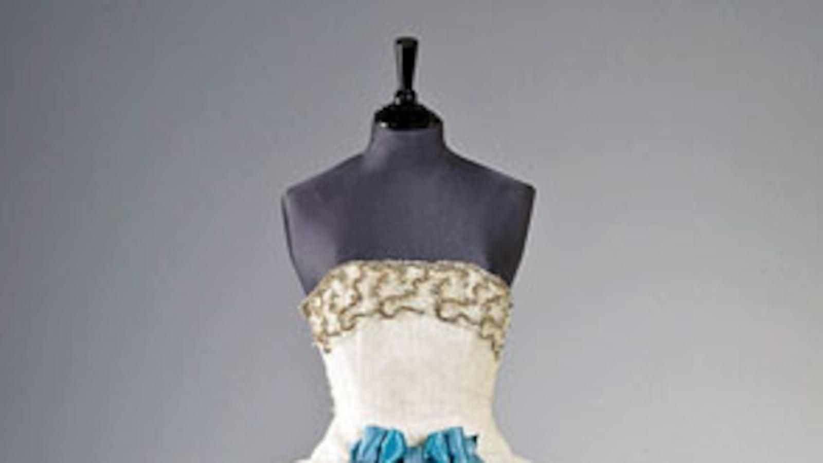 galleries/2009/12/09/audrey-hepburn-auction/audrey-hepburn-9_uanxbh