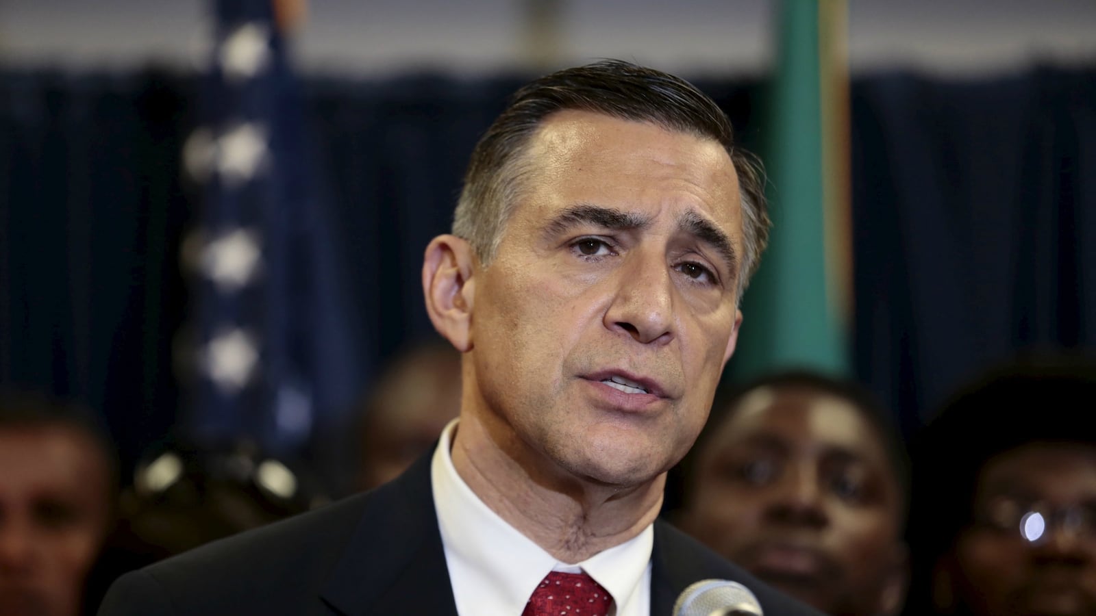 cheats/2015/11/30/darrell-issa-endorses-marco-rubio/151130-issa-cheat_s9tunh